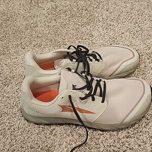 NWOT Mens Altra Superior 5 Running Shoes